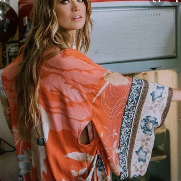 Gently used Spell Cherry blossom robe - s/m - Picture 2 of 6